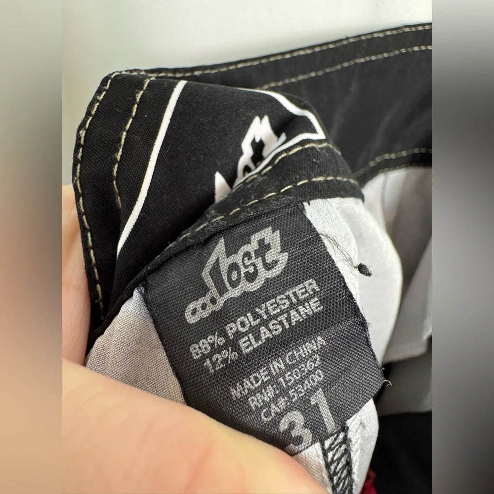 Lost Enterprises Men’s 31 Black Star Dragon Board Shorts